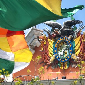 Bolivia - Bandera Boliviana y Wiphala